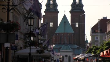 Drzwi Gnieźnieńskie – zabytek i  atrakcja turystyczna miasta.