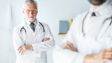 Zagłębiamy się w życie i karierę Włodzimierza Bulikowskiego, wybitnego lekarza i miłośnika lokalnej kultury