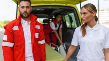 Nowy pojazd transportowy dla Wojewódzkiego Szpitala Dziekanka w Gnieźnie