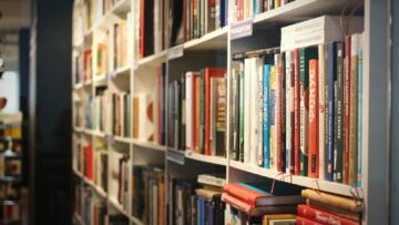 Czytelnictwo w Polsce 2025: Stabilność z rosnącym znaczeniem bibliotek