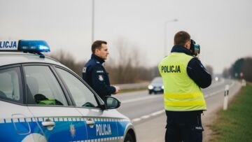 Kierowca z zakazem wsiada za kółko i ponosi drakońskie konsekwencje